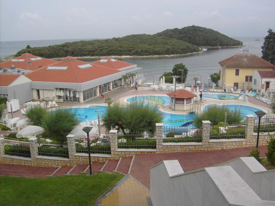 Poolanlage des Hotels Maistra Select Belvedere Resort
