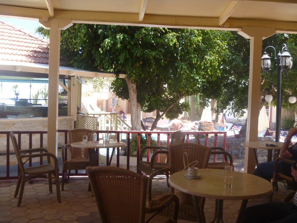 Zadaszony taras St Constantin Hotel