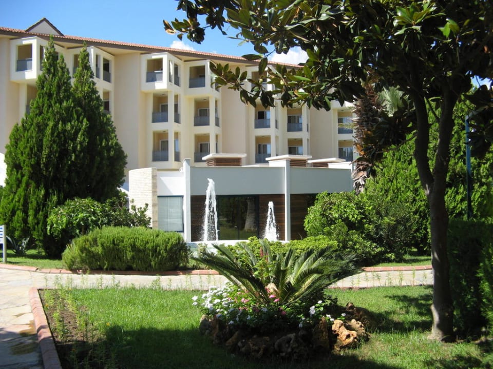Фонтан Le Jardin Resort