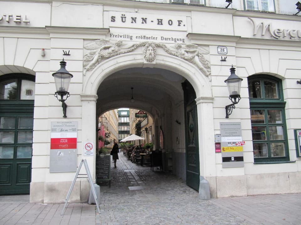 Zugang Hotel Mercure Grand Hotel Biedermeier