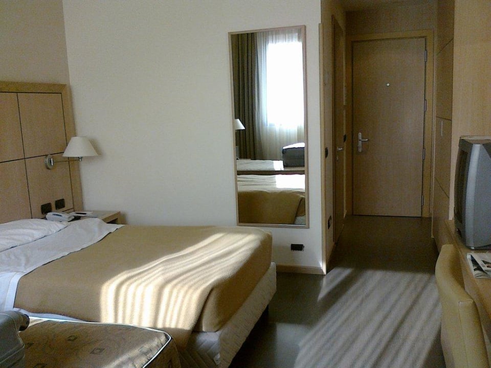 Lla camera Savhotel Aemilia Bologna