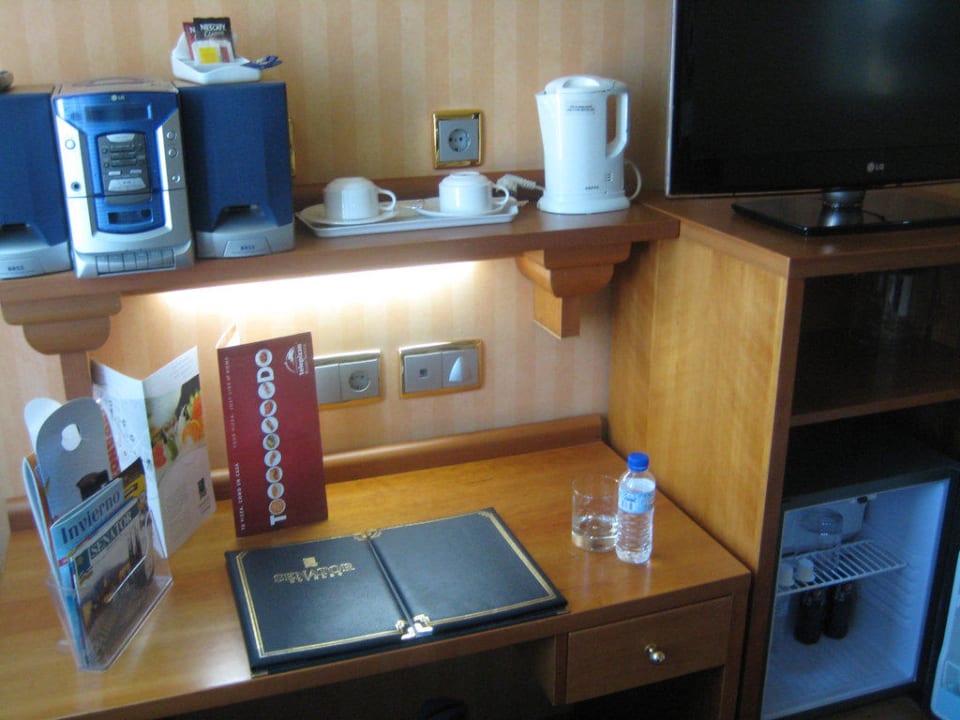 Schreibtisch, Radio, Kühlschrank, Kocher Senator Gran Vía 70 Spa Hotel