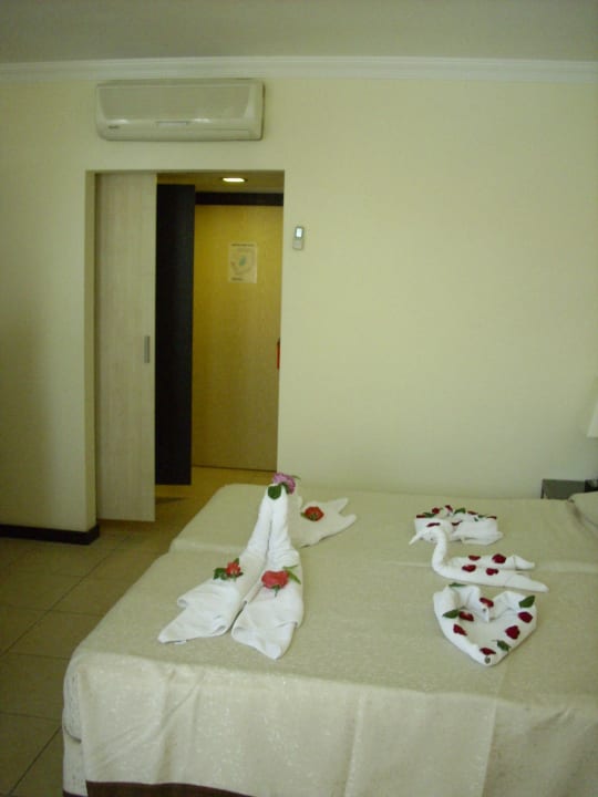 Blick auf Tür Hotel Orfeus Park