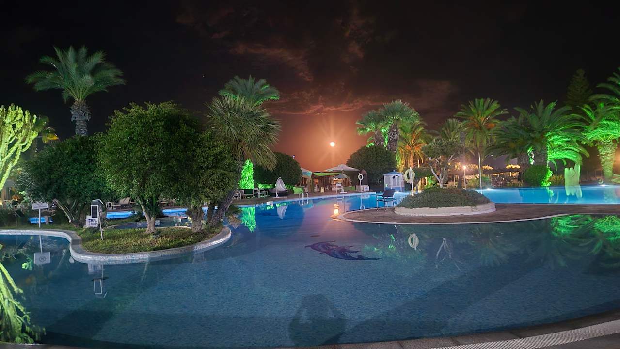 Pool Sentido Bellevue Park