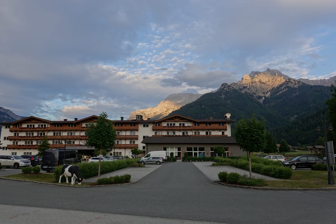Außenansicht elaya hotel steinplatte