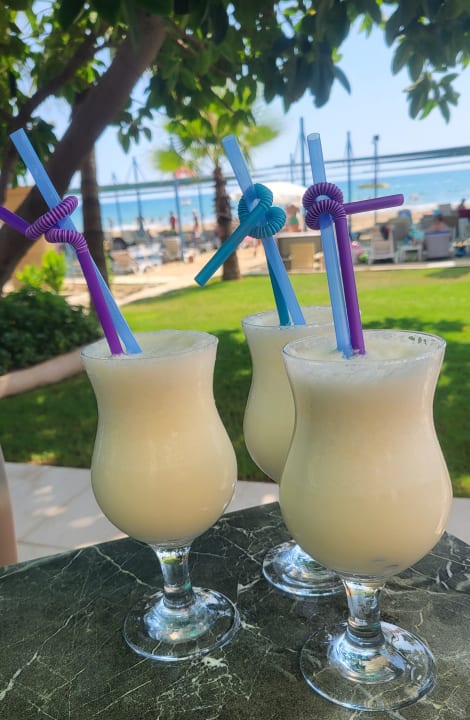 Gastro Iz Flower Side Beach Hotel