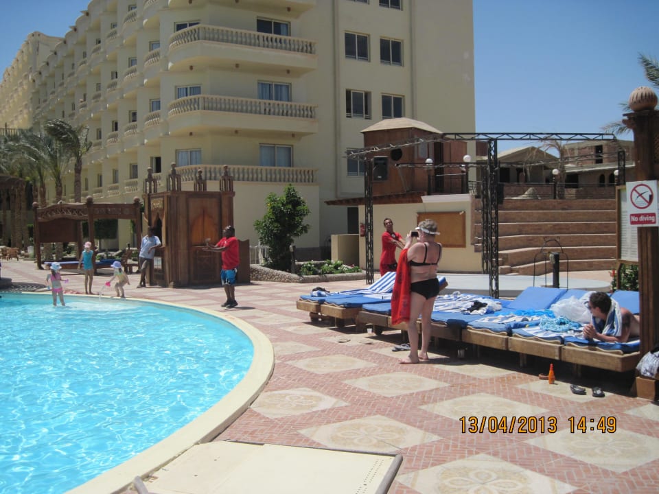 Аниматор Мезу проводит классно акваэробику))) Riviera Aqua Park Resort