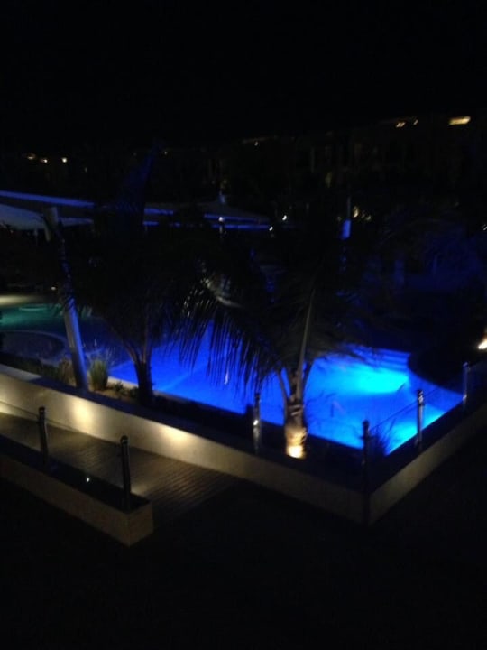 Pool DoubleTree by Hilton Resort & Spa Marjan Island