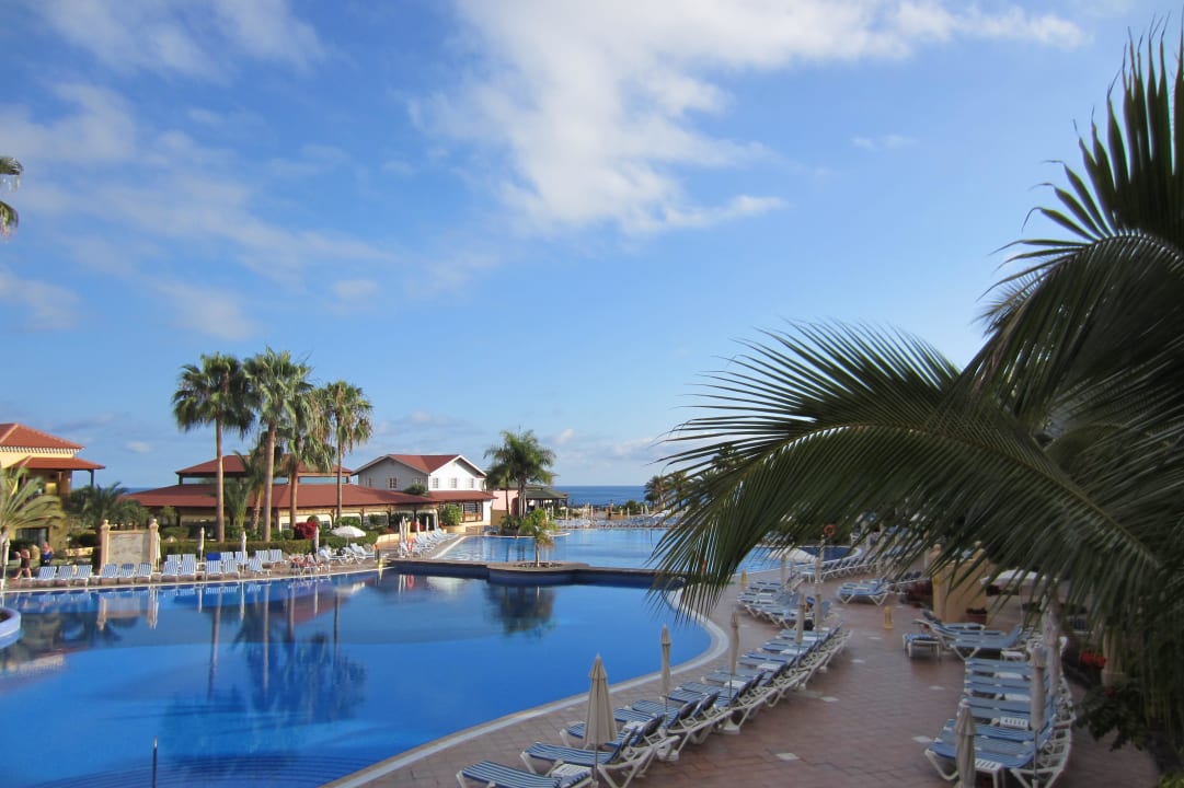 Poolanlage am Abend Bahia Principe Sunlight Costa Adeje