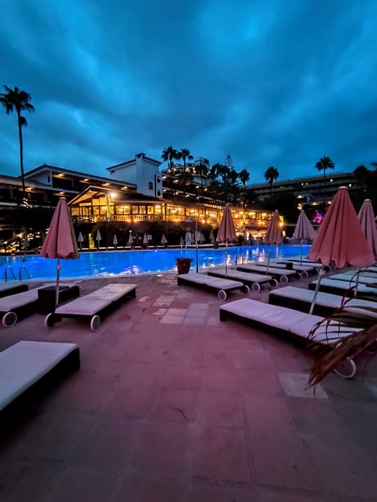 Außenansicht Hotel Parque Tropical