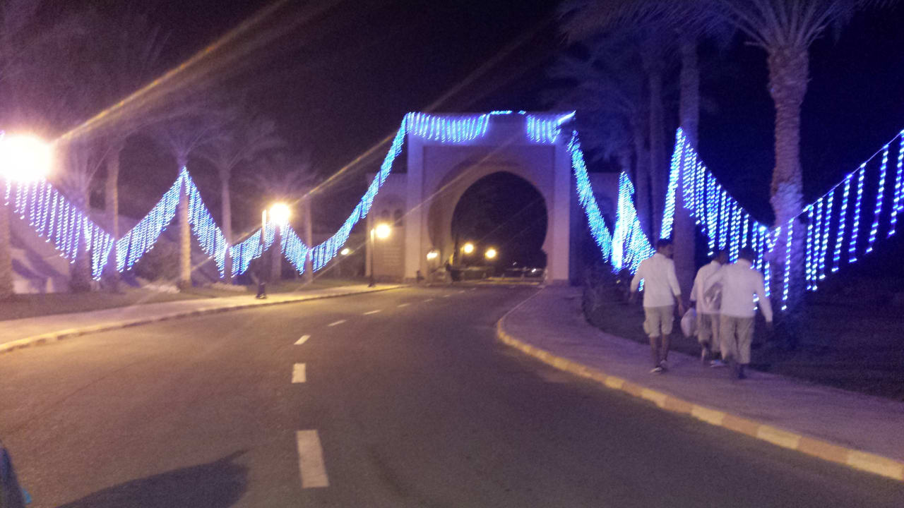 Der Weg zum Zelt wunderschön in Szene gesetzt Steigenberger Coraya Beach - Adults only