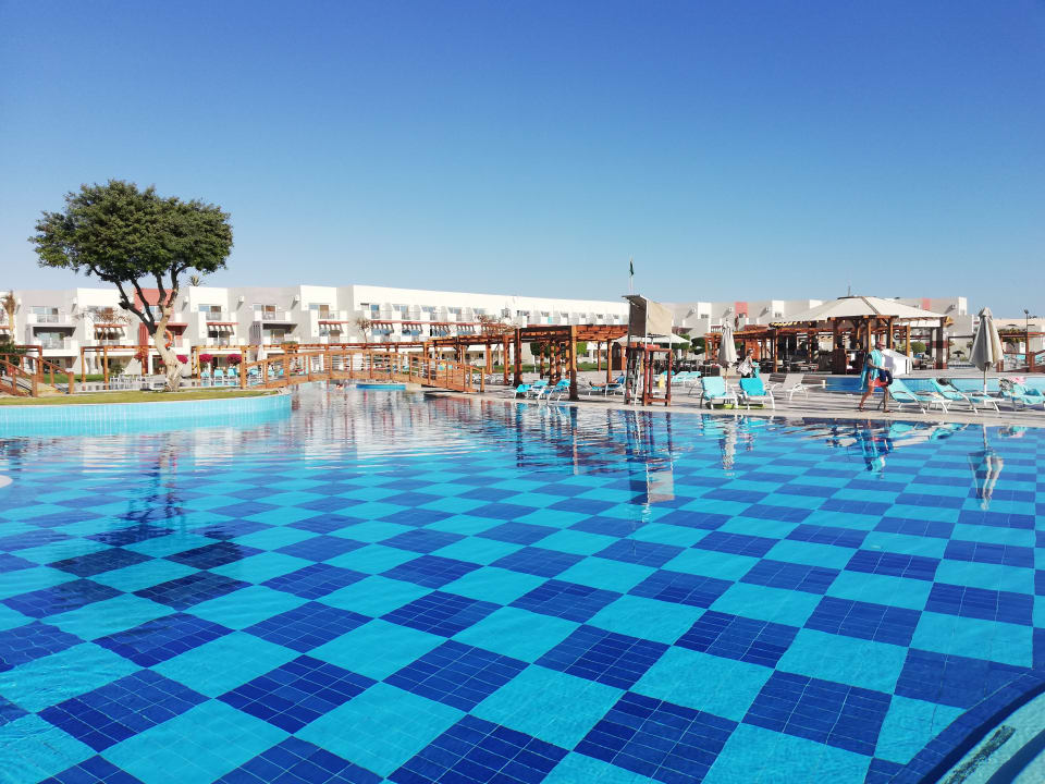 Pool SUNRISE Crystal Bay Resort