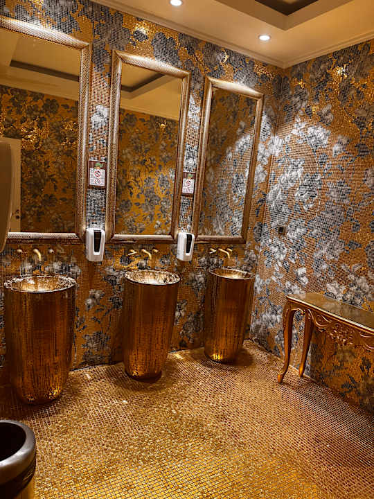 Sonstiges Azura Deluxe Resort & Spa Hotel