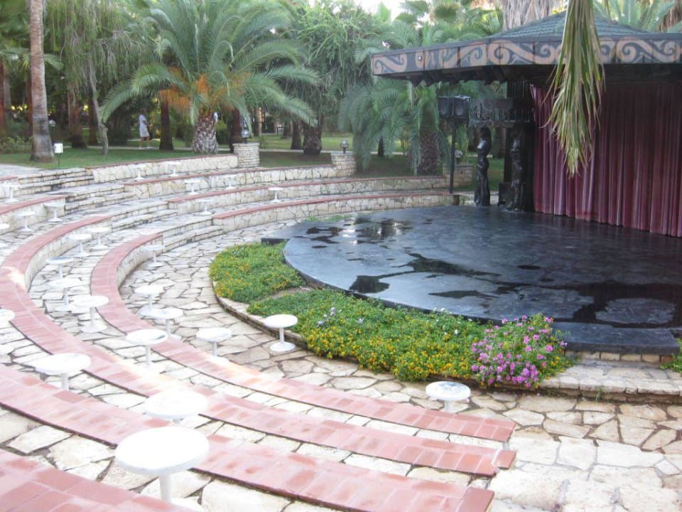 Theater Hotel Meryan