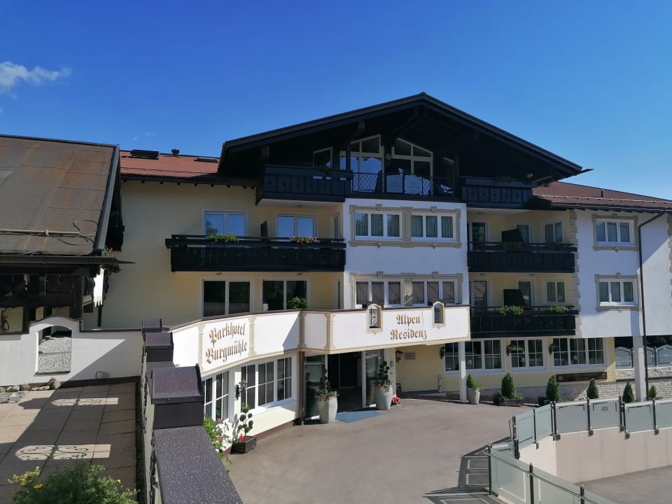 Außenansicht Parkhotel Burgmühle