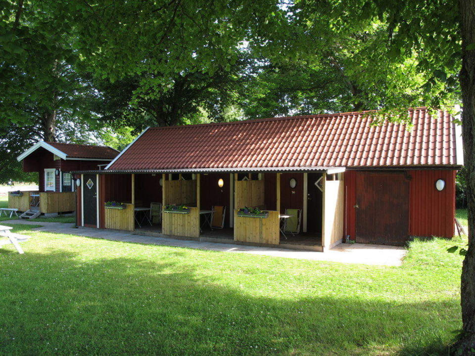 3 Wohnungen in Reihe und separate Einzelhütte. Edith och Julia B&B