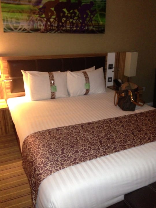 Bett, etwas schmal für zwei Erwachsene Hyatt Regency London Stratford