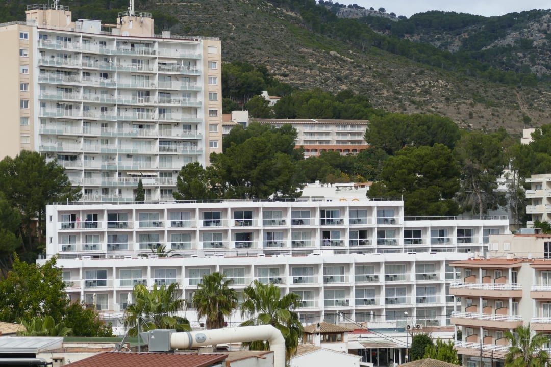 Von der Ferne aus gesehen Hotel Aparthotel Paguera Beach