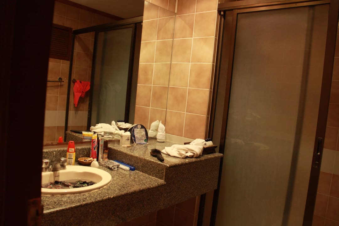 Dusche und Waschbecken Paradise Beach Resort, Samui