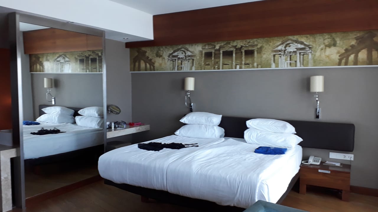 Zimmer Commodore Elite Suites & Spa - Adults only