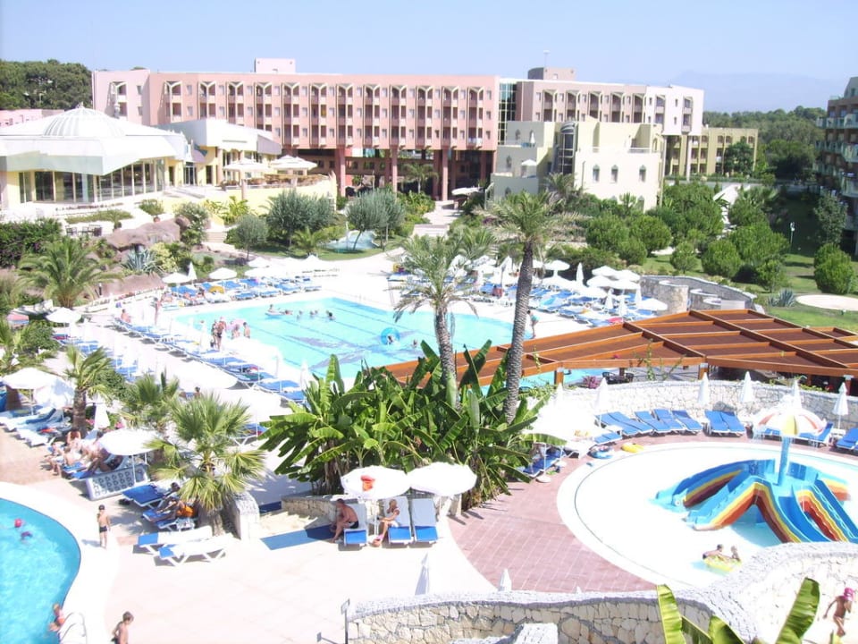 Pool von oben Blue Waters Club