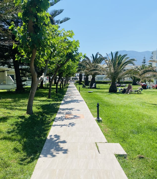Gartenanlage Vantaris Palace