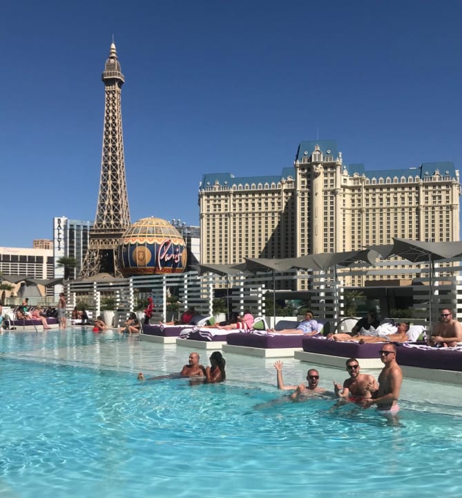 Boulevard Pool The Cosmopolitan Of Las Vegas Las Vegas