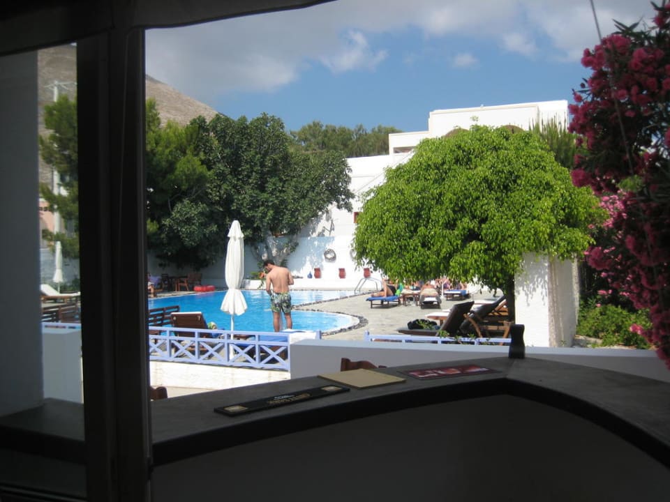 Blick auf die Poolanlage vom Hotelgebäude Hotel Acqua Vatos