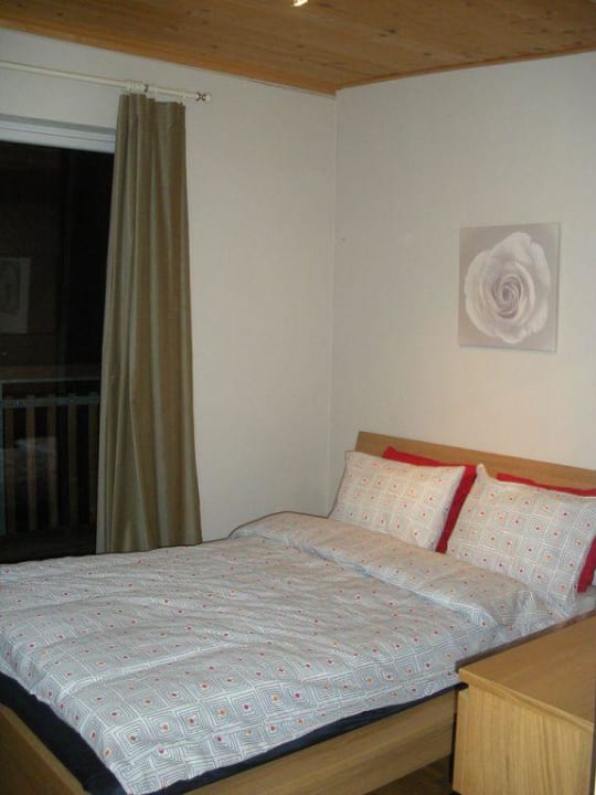 Das grössere der beiden Schlafzimmmer Apartment 2o5