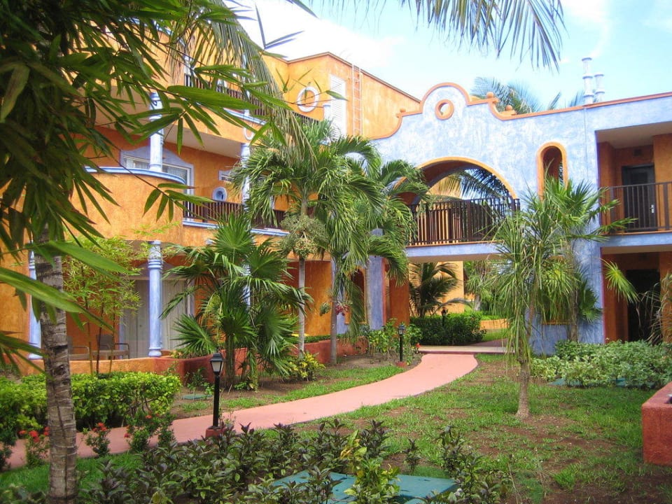 Außenansicht der Gebäude Catalonia Playa Maroma