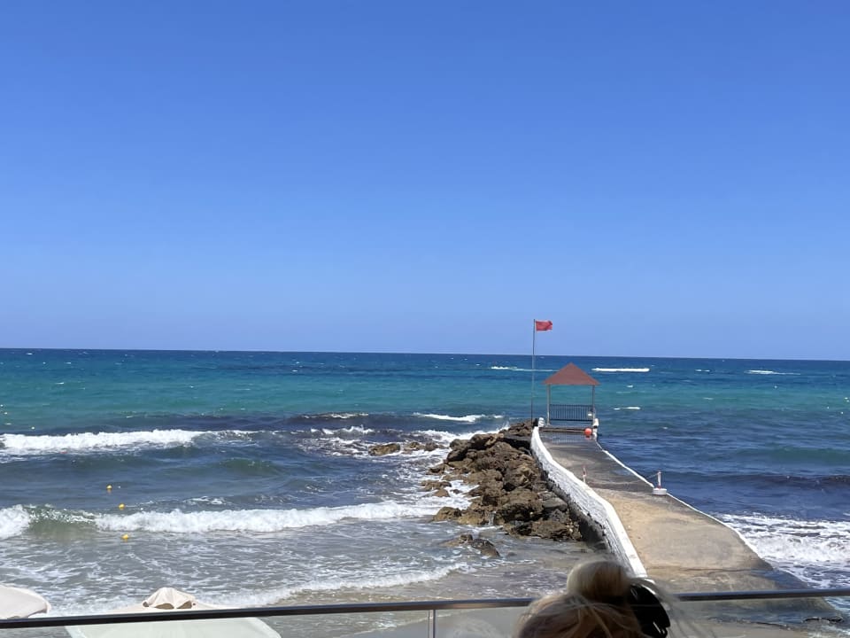 Strand Alexander Beach Hotel & Village Resort