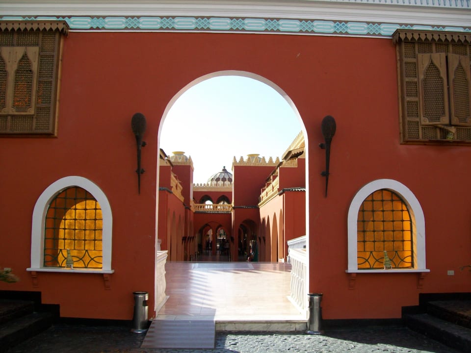 Wejście do hotelu Pickalbatros Alf Leila Wa Leila Resort - Neverland Hurghada