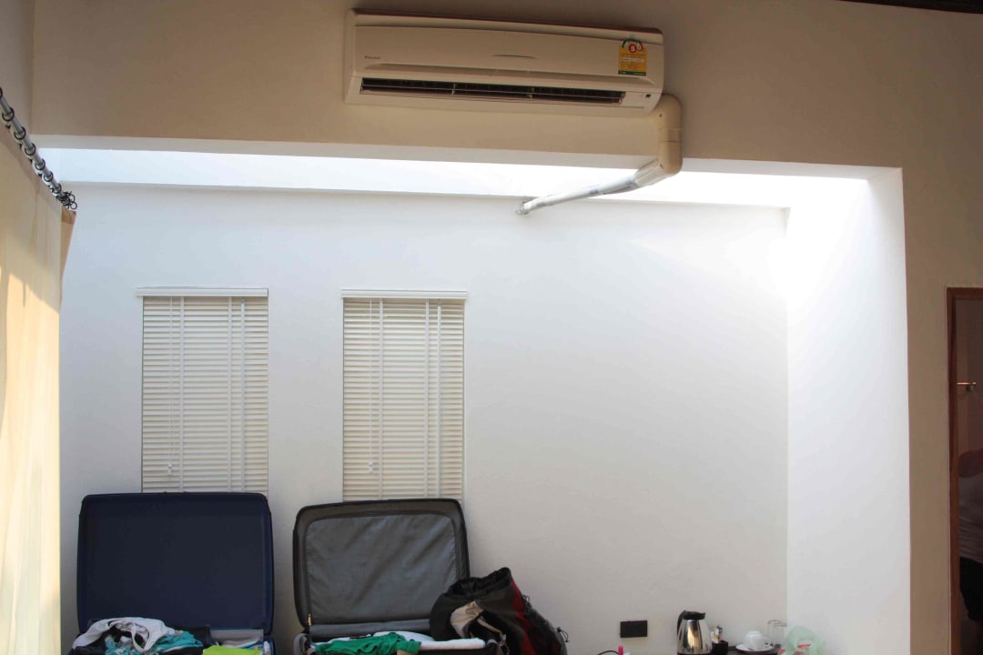 Klima/ Kofferablage Lucerne Villa Resort Khao Yai