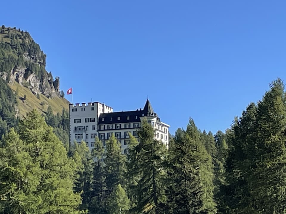 Außenansicht Waldhaus Sils