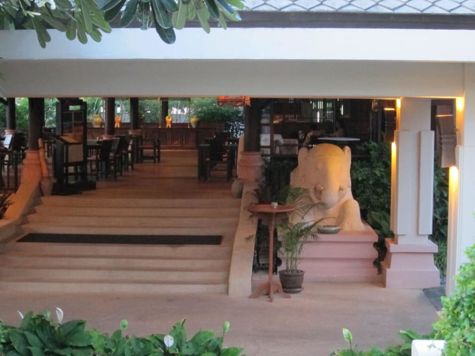 Eingang zum Restaurant Fair House Villas & Spa