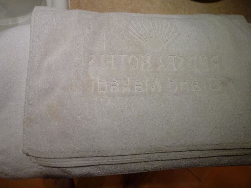 Ganz frische dreckige delux Handtücher Grand Makadi