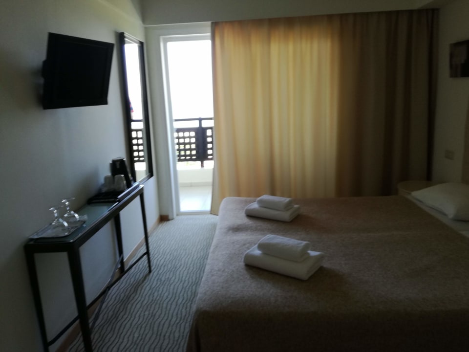 Zimmer Olympian Bay Grand Resort