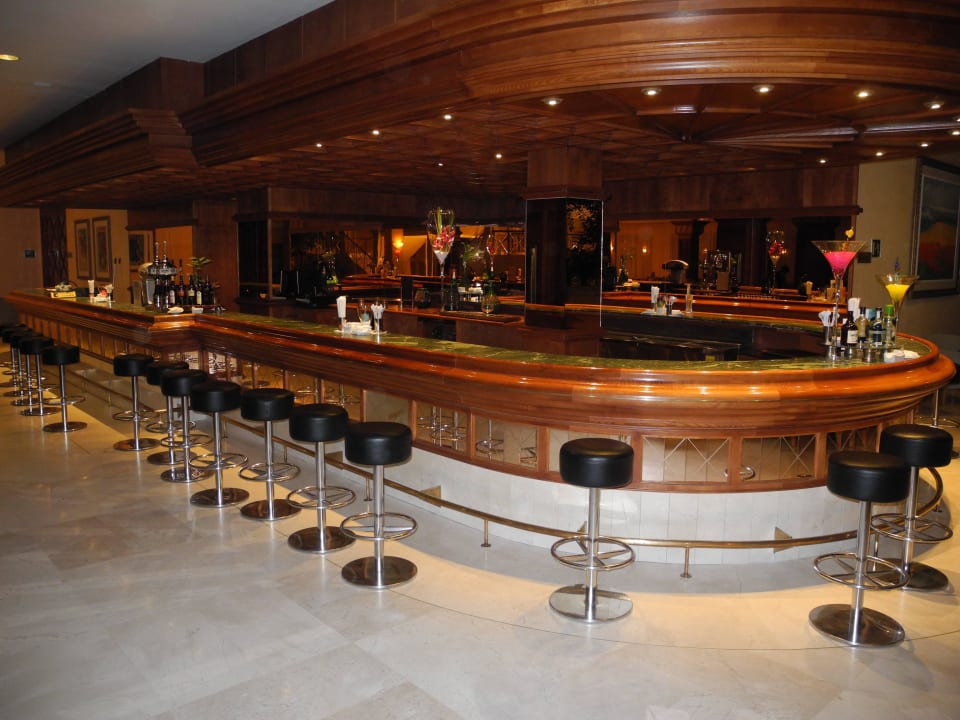 Gediegene Atmosphäre an der Bar Hipotels Barrosa Park