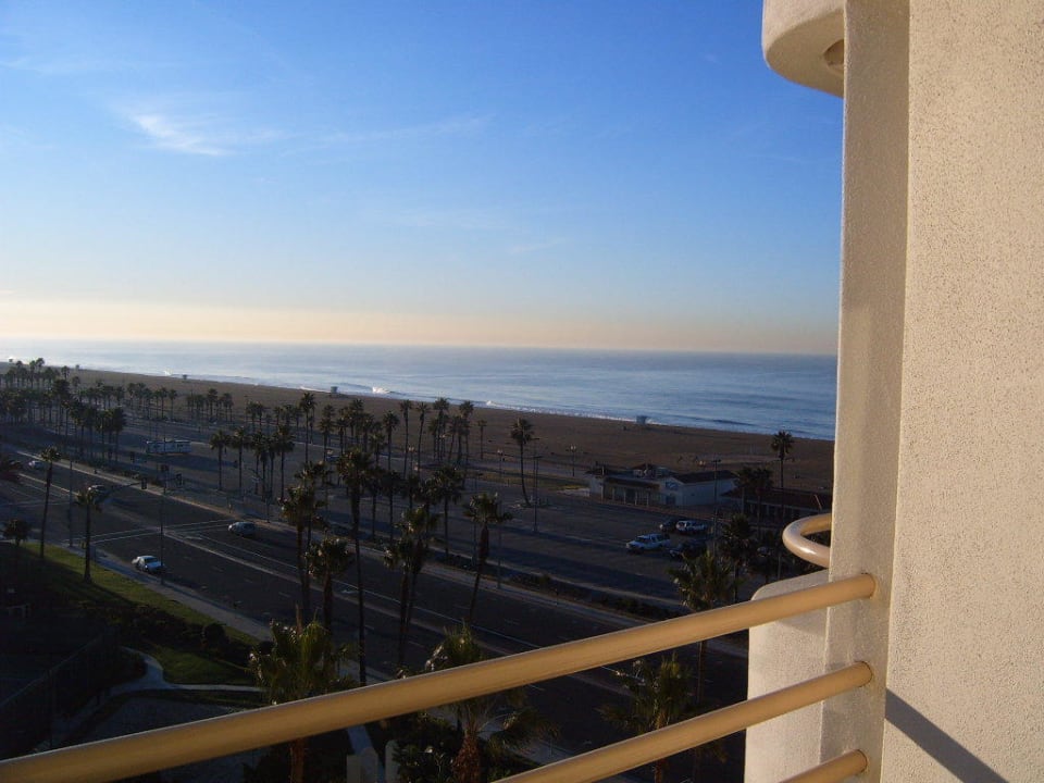 Ausblick vom Zimmer The Waterfront Beach Resort, a Hilton Hotel