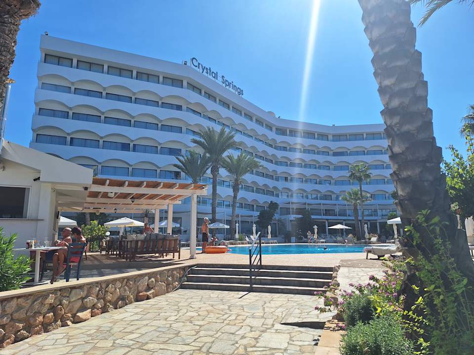 Außenansicht Crystal Springs Beach Hotel