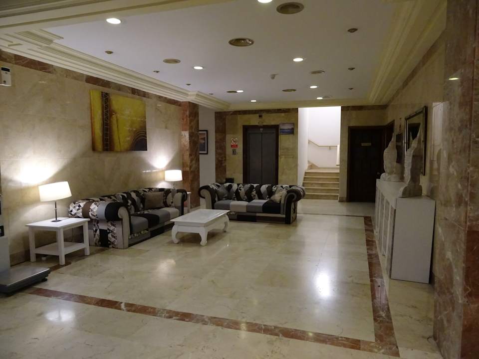 Lobby Hotel Aeropuerto Sur
