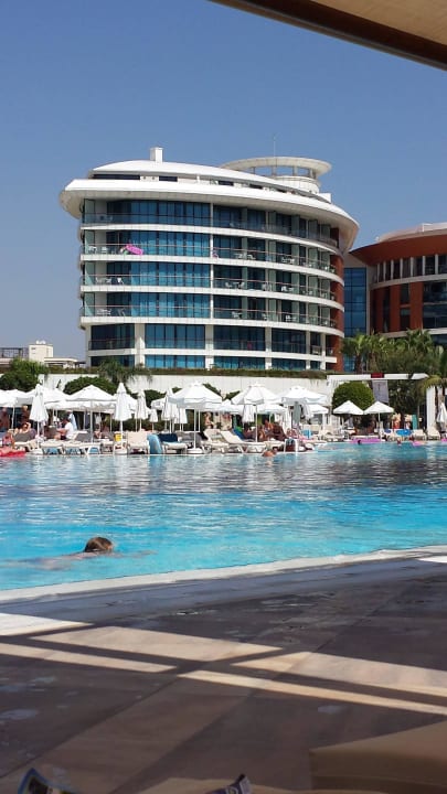 Auf der Liege Hotel Baia Lara