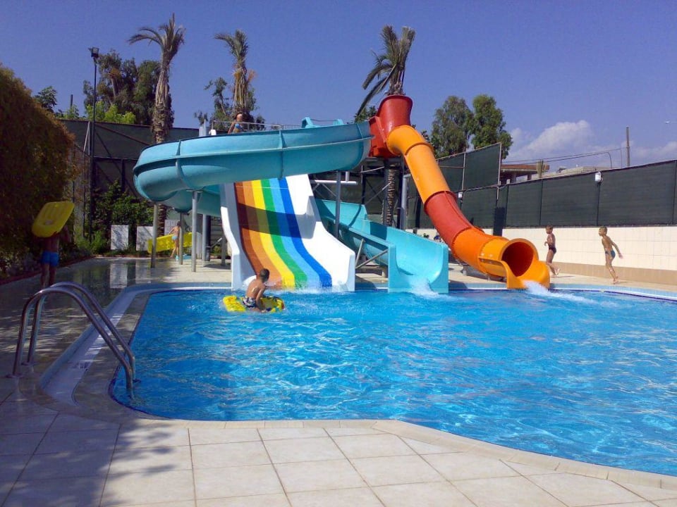 Pool mit Riesenrutschen Hotel Royal Garden Beach