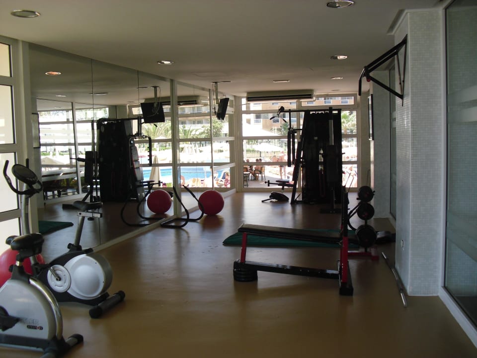 Fitnessraum, man kann sich austoben allsun Hotel Borneo - Adults only
