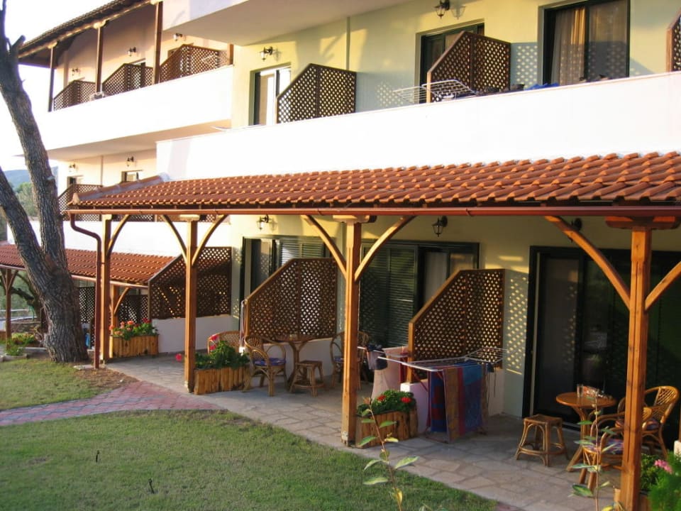 Außenansicht mit Terrasse o.Balkon Blue Dolphin Resort Hotel
