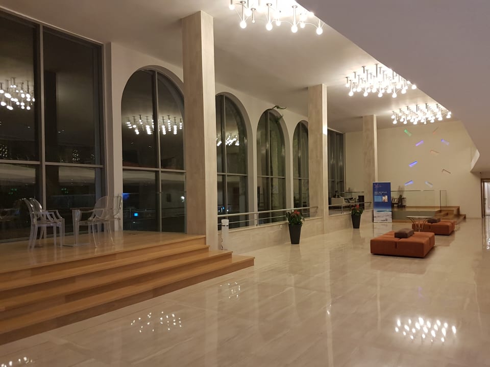 Lobby Caravia Beach Hotel