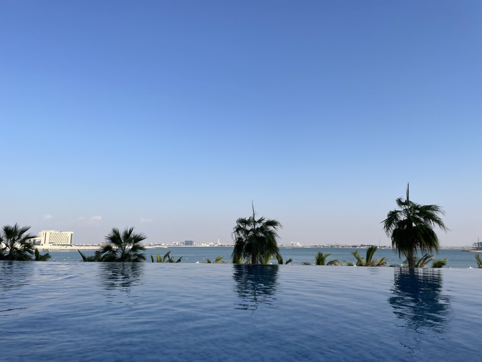 Pool Hampton by Hilton Marjan Island