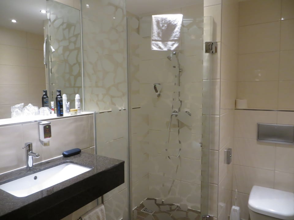 Modernes Bad ibis Styles Leipzig