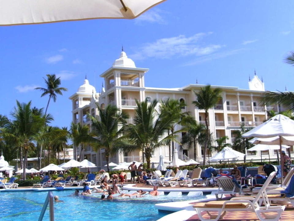 Pool/Zimmerflügel Hotel Riu Palace Punta Cana