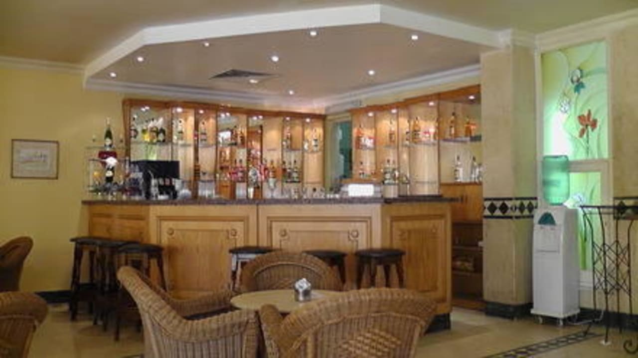 Kleine bar im Innenbereich Bel Air Azur Resort - Adults only